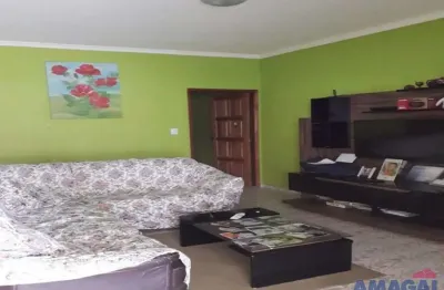 Casa com 3 quartos à venda na vila machado, jacareí  por r$ 430.000