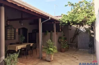 Casa com 3 quartos à venda no bosque dos eucaliptos, são josé dos campos  por r$ 690.000