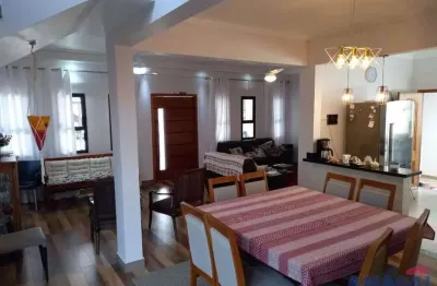 Casa com 3 quartos à venda no jardim santa maria, jacareí  por r$ 895.000