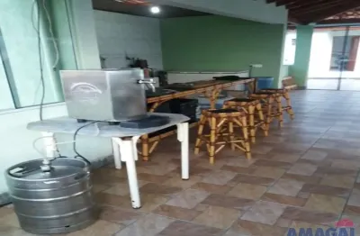 Casa com 3 quartos à venda no centro, jacareí  por r$ 700.000