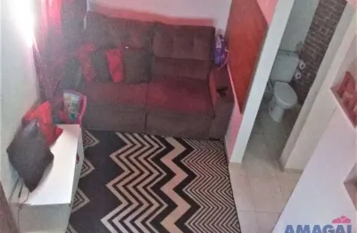 Casa em condomínio fechado com 2 quartos à venda no jardim mesquita, jacareí  por r$ 270.000