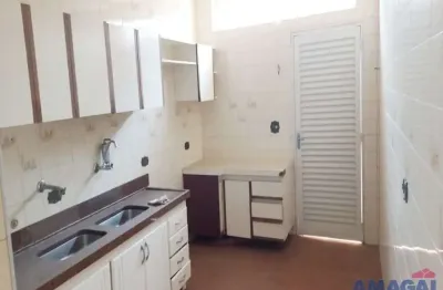 Casa com 3 quartos para alugar no jardim liberdade, jacareí  por r$ 3.600
