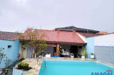 Casa com 3 quartos à venda no centro, jacareí  por r$ 720.000