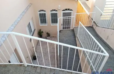 Casa com 4 quartos à venda no centro, jacareí  por r$ 470.000