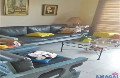 Casa com 3 quartos à venda no jardim siesta, jacareí  por r$ 1.250.000