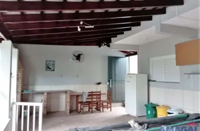 Casa com 5 quartos à venda na cidade salvador, jacareí  por r$ 530.000
