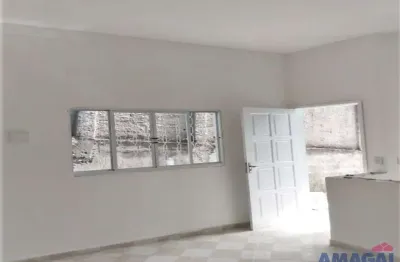 Casa com 2 quartos à venda no jardim bela vista, jacareí  por r$ 240.000