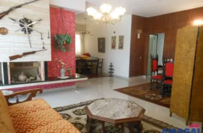 Casa com 4 quartos à venda no centro, jacareí  por r$ 1.000.000