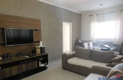 Casa com 3 quartos à venda no jardim emília, jacareí  por r$ 480.000