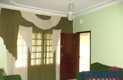 Casa com 3 quartos à venda na Vila Aprazível, Jacareí  por R$ 480.000