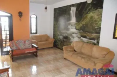 Casa com 5 quartos à venda no jardim bela vista, jacareí  por r$ 780.000