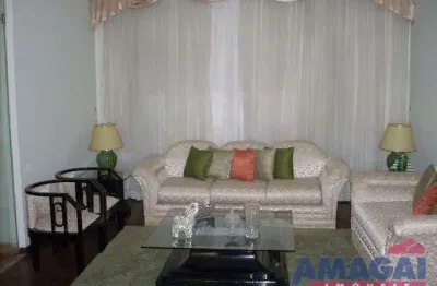 Casa com 5 quartos à venda no centro, jacareí  por r$ 1.200.000