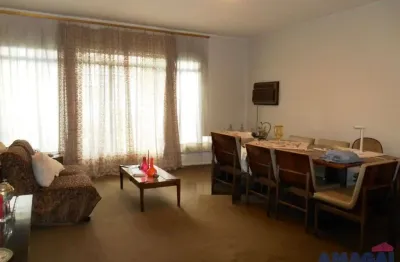 Casa com 3 quartos à venda no Centro, Jacareí 