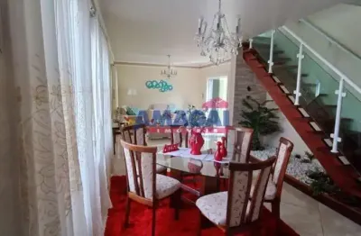 Casa com 4 quartos à venda no jardim paraíba, jacareí  por r$ 1.200.000