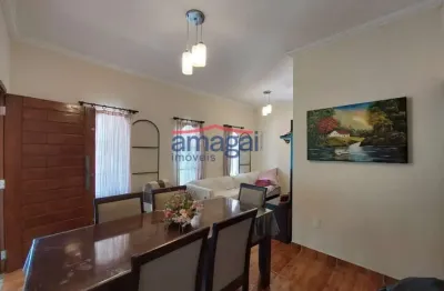 Casa com 3 quartos à venda na cidade jardim, jacareí  por r$ 600.000