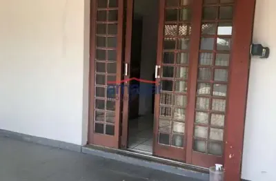 Casa com 2 quartos à venda no conjunto habitacional marinho, jacareí  por r$ 300.000