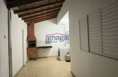 Casa em condomínio fechado com 2 quartos para alugar no bairro do colonia, jacareí  por r$ 2.000