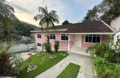 Casa com 3 dormitórios à venda, 105 m² por r$ 749.000,00 - centro - são josé/sc