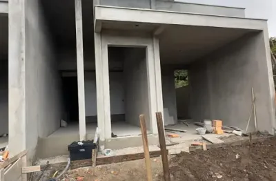 Casa com 02 dormitórios (01 suíte) em forquilhas, são josé/sc