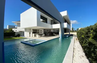 Casa alto padrão em condomínio fechado em jurerê internacional,