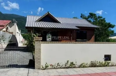 Casa a 200 metros do mar, com escritura — praia de fora, palhoça/sc