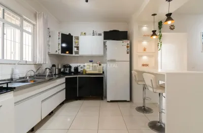 Casa a venda semi mobiliada de 02 pavimentos com campo de grama poliesportiva localizada no bairro areias