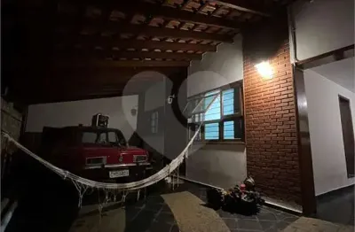 Casa com 3 quartos à venda na Rua Manoel Soares, 217, Jardim Itanguá, Sorocaba