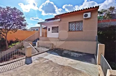 Casa comercial à venda no Centro, Piedade 