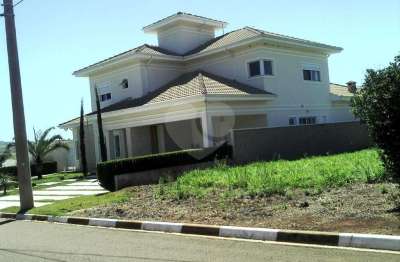 Terreno à venda no Centro, Boituva 