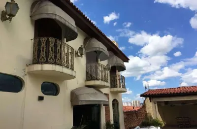 Casa com 3 quartos para alugar na Avenida Pereira da Silva, 1132, Jardim Santa Rosália, Sorocaba