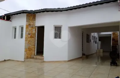 Casa com 2 quartos à venda na Rua Alberto Nogueira Padilha, 37, Jardim Santa Bárbara, Sorocaba