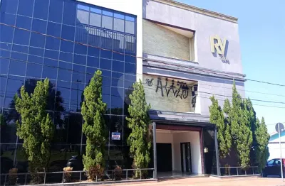 Barracão / Galpão / Depósito para alugar na Rua Ubira Swinerd Martins, 241, Parque Santa Isabel, Sorocaba