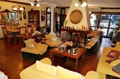Casa com 6 quartos à venda na Rua Cariri, Vila Assunção, Porto Alegre