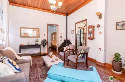 Casa com 6 quartos à venda na Avenida Arnaldo Bohrer, 71, Teresópolis, Porto Alegre