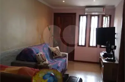 Casa com 3 quartos à venda na Rua Vidal Barbosa, Sarandi, Porto Alegre