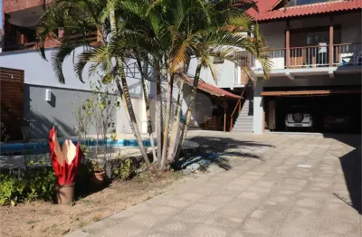 Casa com 4 quartos à venda na Avenida José Gertum, Chácara das Pedras, Porto Alegre