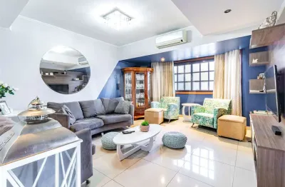 Casa com 3 quartos à venda na Rua Jornal O Povo, 42, Vila Ipiranga, Porto Alegre