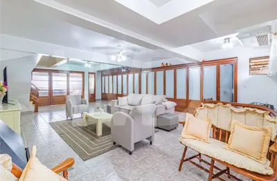 Casa com 3 quartos à venda na Rua Congo, Vila Ipiranga, Porto Alegre