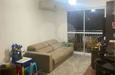Apartamento com 3 quartos à venda na Rua Aracaí, 60, Vila Ipiranga, Porto Alegre