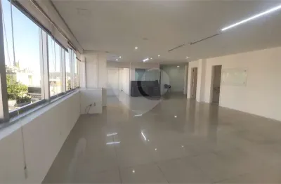 Sala comercial à venda na Avenida Teixeira Mendes, 22, Chácara das Pedras, Porto Alegre