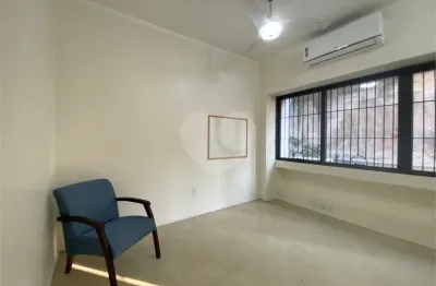 Sala comercial à venda na Avenida Itaqui, Petrópolis, Porto Alegre