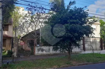 Terreno à venda na Avenida José Gertum, Chácara das Pedras, Porto Alegre