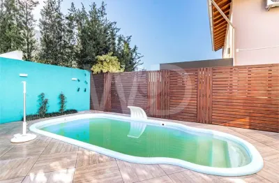 Casa em condomínio fechado com 3 quartos à venda na Avenida Edgar Pires de Castro, 540, Hípica, Porto Alegre