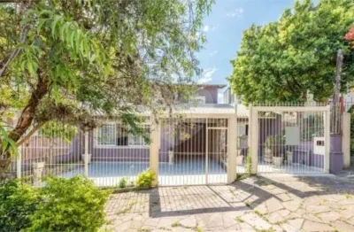 Casa com 4 quartos à venda na Rua Burum, Vila Assunção, Porto Alegre