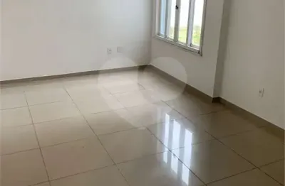 Sala comercial à venda na Avenida Júlio de Castilhos, Centro, Porto Alegre