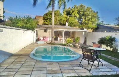 Casa com 3 quartos à venda na Rua Comendador Castro, Ipanema, Porto Alegre