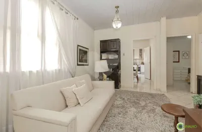 Casa com 3 quartos à venda na Rua Roque Gonzales, Jardim Botânico, Porto Alegre