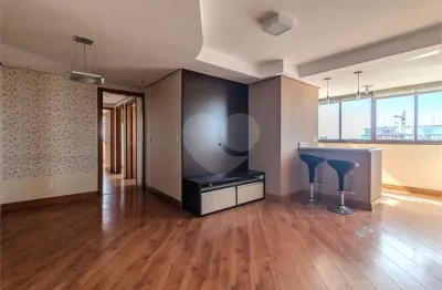 Apartamento com 3 quartos à venda na Rua Roque Calage, 566, Passo da Areia, Porto Alegre