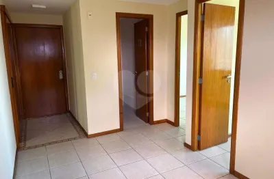 Sala comercial para alugar na Avenida Borges de Medeiros, 2105, Praia de Belas, Porto Alegre