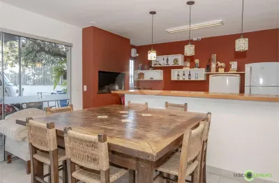 Casa com 6 quartos para alugar na Rua Alfa, 55, Três Figueiras, Porto Alegre